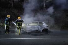 Viatura destruída pelas chamas em Arouca