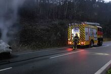 Viatura destruída pelas chamas em Arouca