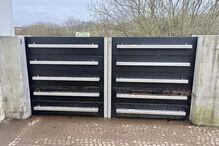 Peças furtadas de sistema que permite drenar água e evitar cheias