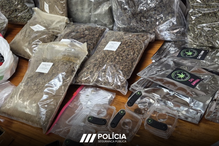 Rusga da PSP de Lisboa identifica quatro por venda ilegal de drogas