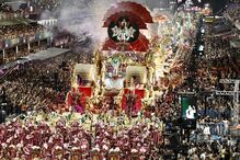 Juliana Paes volta ao Carnaval do Rio após 17 anos, com a bateria Viradouro