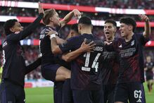 Benfica 3 - 0 AVS | Golos de Bah, Enzo e Rafa dão vantagem às águias ao intervalo