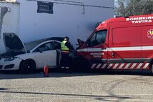 Um morto e três feridos em colisão entre carro e ambulância em Faro