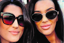 Luíza Abreu esteve com uma amiga na Praça de Mourão a ver João Moura Caetano, mas acabou por ficar longe da mãe do cavaleiro, Dita 