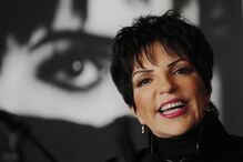 Liza Minnelli revela ida aos Óscares de cadeira de rodas na sua autobiografia