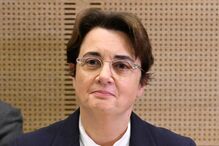 Quatro meses após o roubo das joias, a presidente do Louvre apresenta a demissão