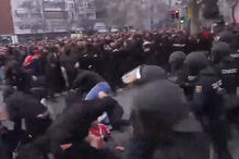 Carga policial contra adeptos do Benfica junto ao estádio do Real Madrid