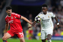 Real Madrid 2 – 1 Benfica | Estádio aplaude golo de Vinícius Júnior. 'Águias' seguem em desvantagem