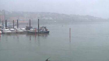 Barco afunda no Rio Douro no Porto. Uma pessoa está desaparecida