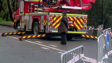 Talude cai na Calçada da Estação de Campolide durante a madrugada devido ao mau tempo