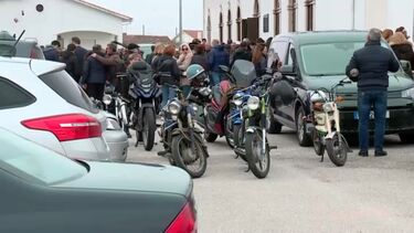 Centenas de pessoas prestam homenagem a Ricardo Teodósio, uma das vítimas mortais da tempestade Kristin  