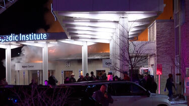 Incêndio de grandes dimensões obriga à evacuação de hospital na Pensilvânia 