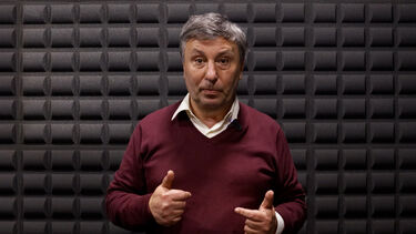 "É preciso que haja normalidade no País": Armando Esteves Pereira sobre eleições se confirmarem no próximo domingo