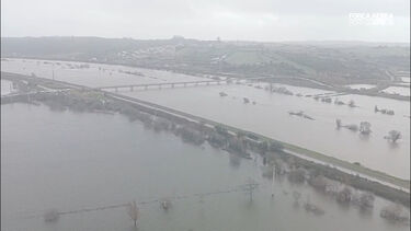 Força Aérea revela imagens impressionantes das cheias