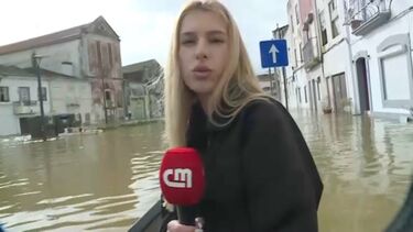 Equipa da CMTV percorre de canoa ruas inundadas em Santarém