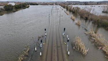 Linha do Norte cortada devido a inundação na linha