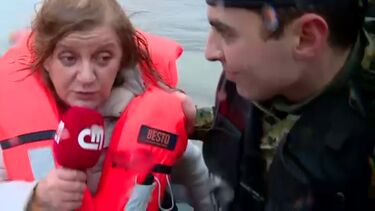 Equipa da CMTV acompanha percurso de reconhecimento de zonas afetadas em em bote dos fuzileiros no rio Tejo