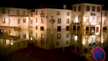 Rio Tejo subiu e vila de Constância ficou praticamente submersa