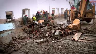 Bombeiros e meios do exército encontram-se a combater os efeitos do mau tempo em Portalegre