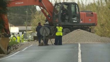 Risco de abatimento de estrada em Fernão Ferro devido ao mau tempo