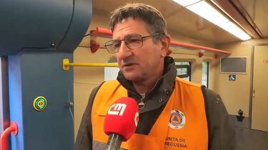 Crianças vão para a escola acompanhadas por elementos da junta de freguesia do Cartaxo devido ao mau tempo