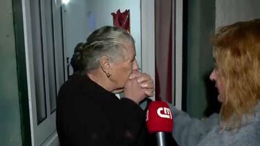 “Estou com medo de estar aqui”: idosa reza para que diques não rebentem no rio Mondego  