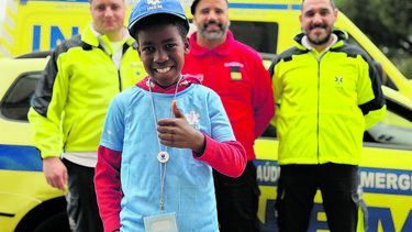 "Estava com medo que ela morresse e fiz o que me ensinou": Rodrigo ligou para o INEM e salvou a mãe que desmaiou no carro