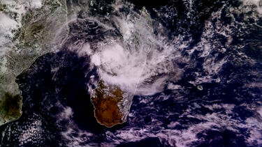 Imagens de satélite mostram ciclone Gezani a atravessar Madagáscar. Há pelo menos 20 mortos