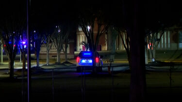 Aparato policial em universidade da Carolina do Sul onde ocorreu tiroteio que matou duas pessoas  