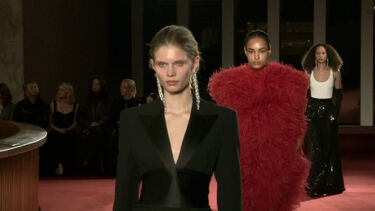 Michael Kors celebra o 45.º aniversário da marca com desfile na Semana da Moda de Nova Iorque