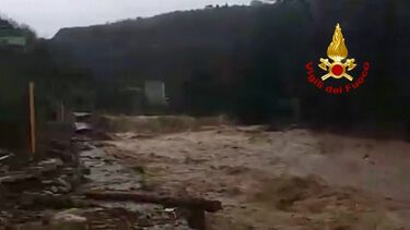 Chuvas intensas no sul de Itália obrigam a operações de resgate 