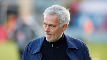 Treinador do Benfica revoltado com árbitros pela "classificação virtual"