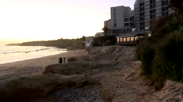 Tempestades roubam areia de praias de Armação de Pêra em Silves