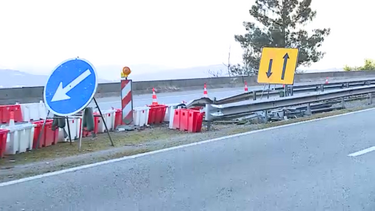 Pedra de grandes dimensões cai durante reparação do talude na A4 no sentido Amarante-Porto
