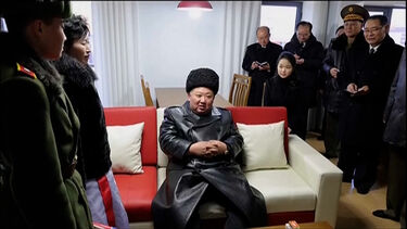Kim Jong-un inaugura apartamentos para famílias de soldados norte-coreanos mortos a lutar pela Rússia contra a Ucrânia
