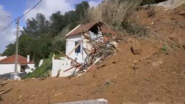 Casal tinha saído de habitação horas antes de casa ficar totalmente destruída devido ao mau tempo em Mafra 