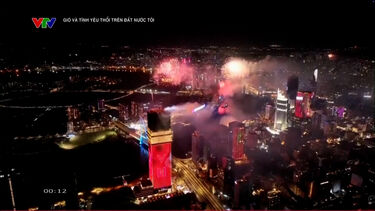 Vietname celebra a chegada do Ano Novo Lunar com espetáculo de fogo de artifício 