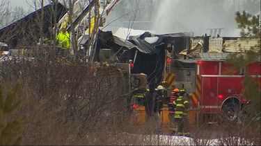 Explosão destrói igreja em Nova Iorque. Pastor e bombeiros ficaram feridos 