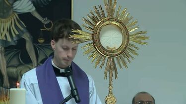 Diocese de Aveiro envia email aos paroquianos a denunciar que Francisco Marques não é padre