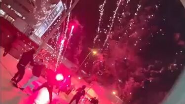 Novas imagens mostram os confrontos entre adeptos do Sporting e Benfica antes de jogo de futsal