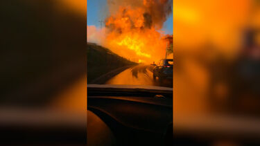 O momento em que camião com gás explode no Chile. Há quatro mortos e 17 feridos   