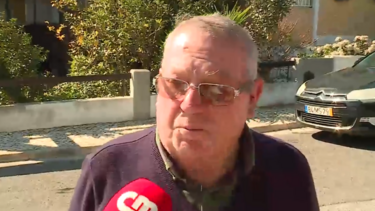 "Bateu-me à porta aos gritos, o fumo era tanto ": Luís bateu à porta de vizinho para pedir socorro após incêndio em prédio em Cascais