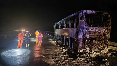 Autocarro com passageiros incendeia-se na A2 entre Almodôvar e São Bartolomeu de Messines