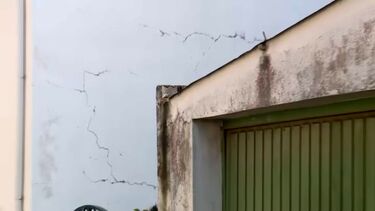 Chamas consomem garagem em Coimbra  