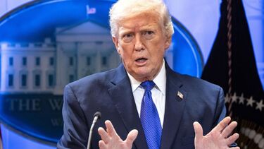 Trump ameaça atacar centrais elétricas iranianas se estreito de Ormuz não abrir em 48 horas