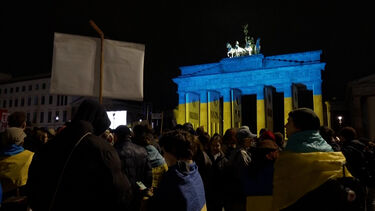 Milhares de pessoas manifestam-se em Berlim contra invasão russa na Ucrânia 