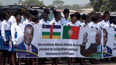 Marcelo Rebelo de Sousa recebido com cartazes de despedida na República Centro-Africana