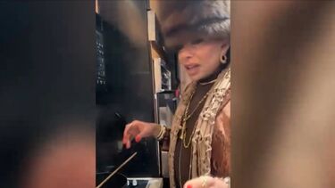 “Bate logo com o barrete no exaustor”: Léo Caeiro sobre José Castelo Branco a cozinhar com roupas de luxo 