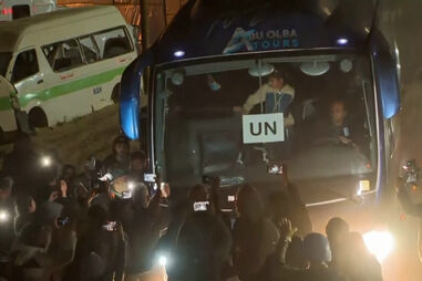 A chegada dos primeiros palestinianos autorizados a regressar a Gaza pela passagem de Rafah