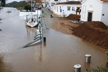 Várias áreas continuam inundadas em Alcoutim junto ao rio Guadiana